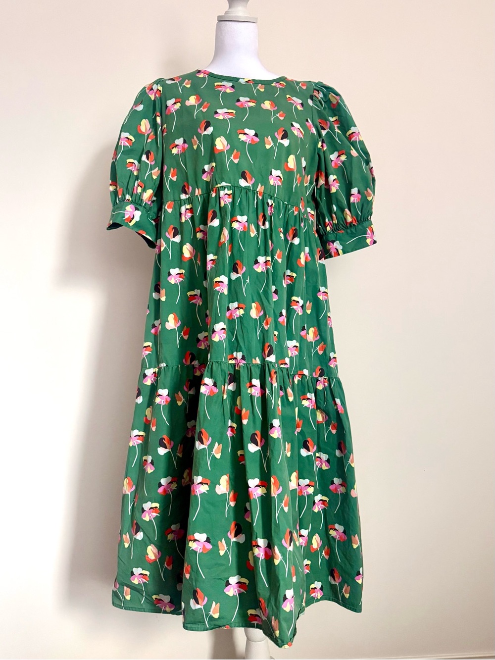 CROSBY by Mollie Burch Green Floral Tiered Midi Dress size medium